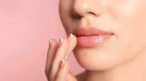 Chapped Lips : చలికి పెదాలు పగులకుండా ఇలా చేయండి