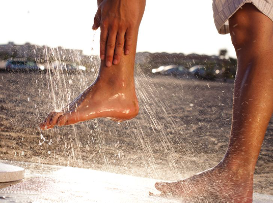 Should you wash your feet before meals?