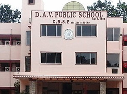 DAV School : స్కూల్ ఎలా తెరుస్తారు?..బాధిత చిన్నారి తల్లిదండ్రుల ప్రశ్న