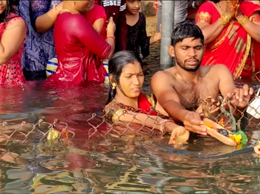 Srisailam Temple : శ్రీశైలం పుణ్యక్షేత్రంలో కార్తిక పౌర్ణమి వేడుకలు.. మధ్యాహ్నం నుంచి పౌర్ణమి ఘడియలు..