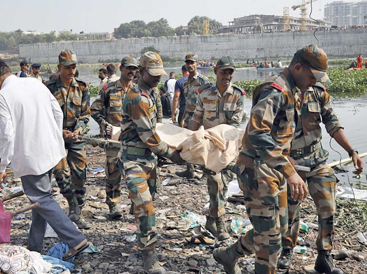 Morbi Bridge Deaths : మృతిచెందిన వారలో 47 మంది చిన్నారులే..