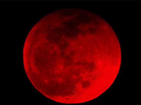 Lunar Eclipse : గ్రహణం సందర్భంగా చంద్రుడు ఎందుకు ఎరుపెక్కుతాడు?