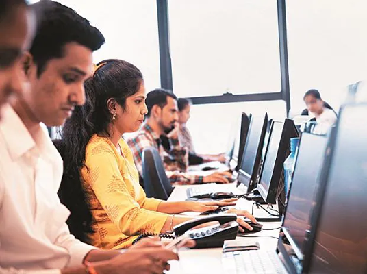 Warning to IT employees : టెక్కీలకు ఐటీ శాఖ వార్నింగ్