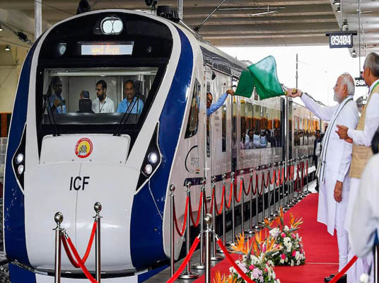 Vande Bharat Express From Visakha : విశాఖ నుంచి వందే భారత్ ఎక్స్‌ప్రెస్.. ఎప్పటినుండంటే..?