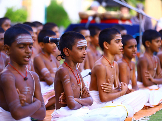 Pooja Mantras : పూజామంత్రాలు సంస్కృతంలో ఎందుకు ఉంటాయి?