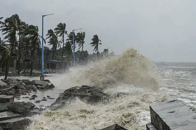 Cyclone Alert: కోస్తాంధ్రకు వాయు-గండం.. తుపాను అలర్ట్..