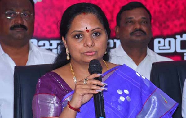 Kavitha : సీబీఐకి కవిత లేఖ.. అవి ఇవ్వాలని డిమాండ్..మరో ట్విస్ట్..