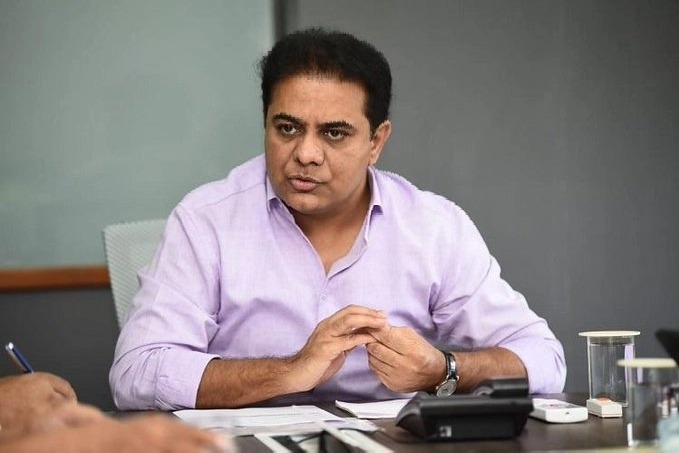 KTR: కేటీఆర్ కు సవాల్ గా సిరిసిల్ల.. సెస్ ఎలక్షన్ తో పొలిటికల్ హీట్..