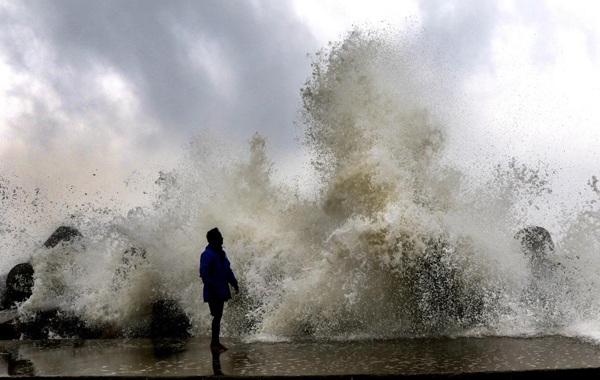 Mandous Cyclone : తమిళనాడు, రాయలసీమ, దక్షిణ కోస్తా పై మాండౌస్ ఎఫెక్ట్..