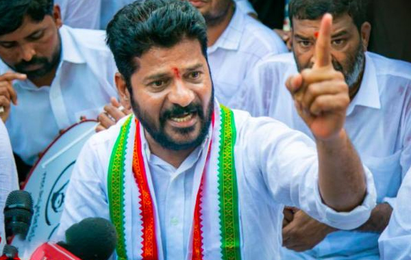 Revanth Reddy : ఢిల్లీలో బీఆర్ఎస్ భవనాన్ని ముట్టడిస్తాం : రేవంత్ రెడ్డి