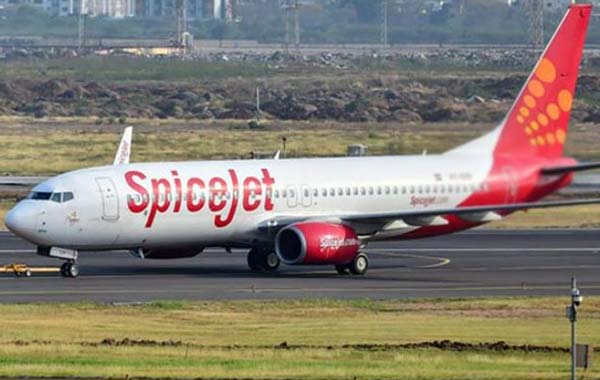 Spicejet : సాంకేతికలోపంతో స్పైస్‌జెట్‌ విమానం వెనక్కి.. ప్రయాణికులకు ఇక్కట్లు..