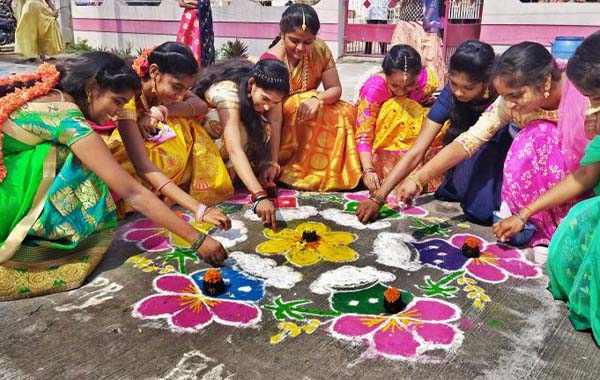 Bhogi Significance and Celebrations : భోగిరోజు ఈ ఒక్క పని చేయండి చాలు