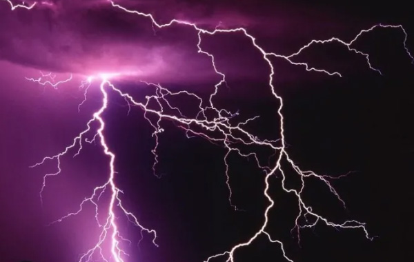 scientists are ready to change the way of lightning and reduce its effects : మెరుపులను మళ్లించే మార్గం.. లేజర్ ప్రయోగం..