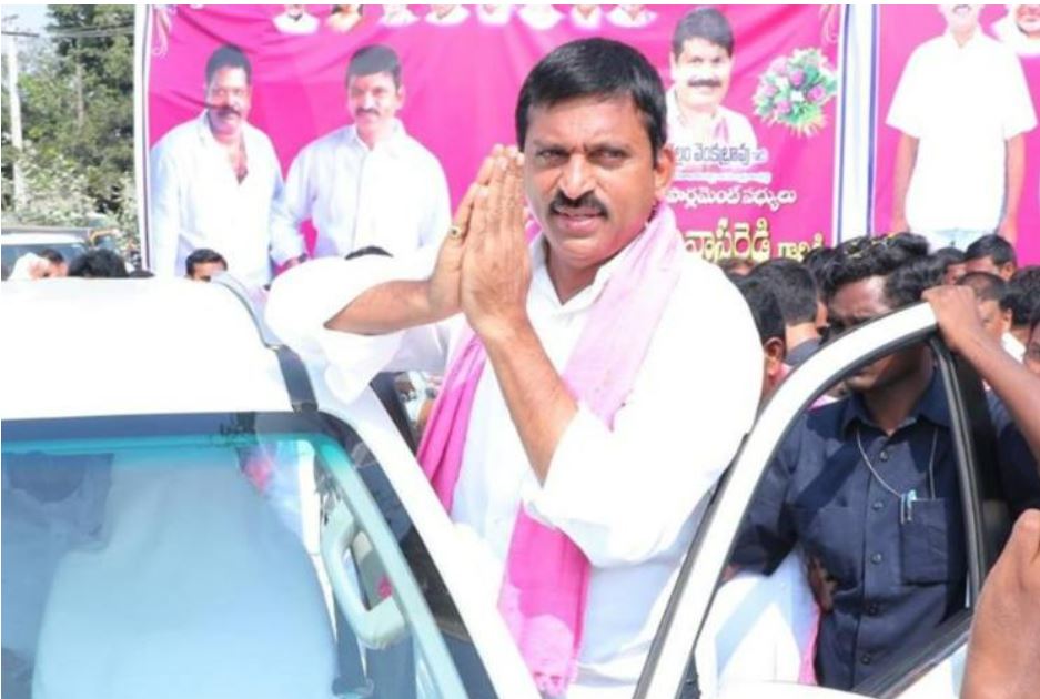 Ponguleti Srinivasa Reddy: వేడెక్కిన ఇల్లందు రాజకీయం… పోటాపోటీ సమ్మేళనాలు