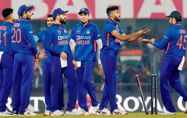 Team India : టాలెంట్ ఫ్లేయర్స్ ఎక్కువ మంది ఉండటమే టీమిండియా సమస్యా..?