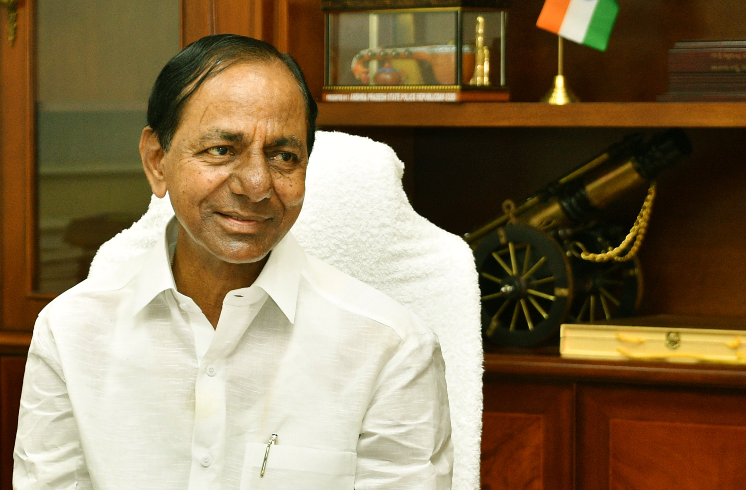 KCR: కేసీఆర్ మారిపోయారా? మంచోడైపోయారా? ఏంటి సంగతి?