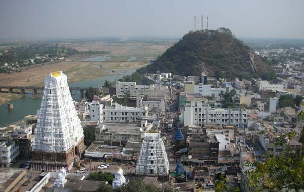 Shiva Lingam:- ప్రపంచంలోనే ప్రాణం ఉన్న శివలింగం ఎక్కడ ఉంది…