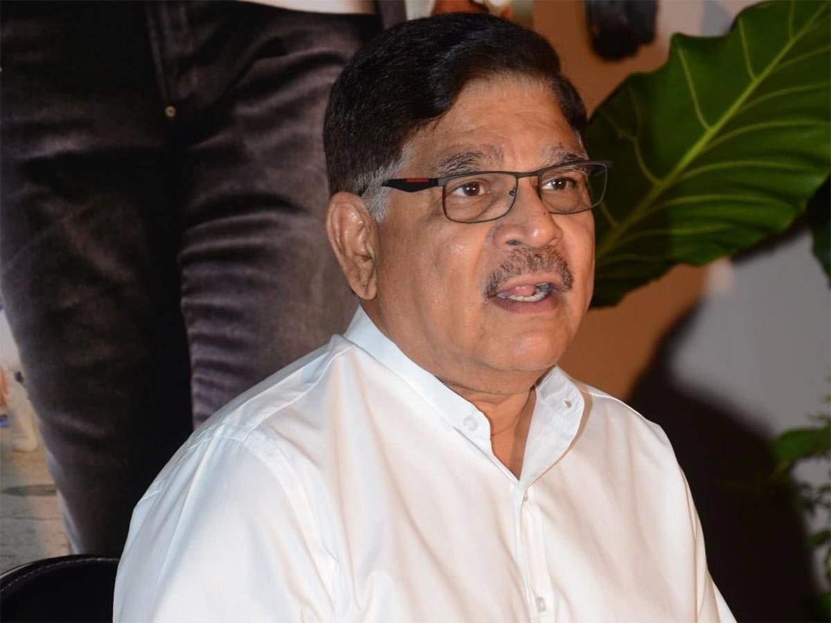 Allu Aravind: అల్లు అరవింద్‌కి ప‌ర‌శురాం షాకిచ్చాడా?