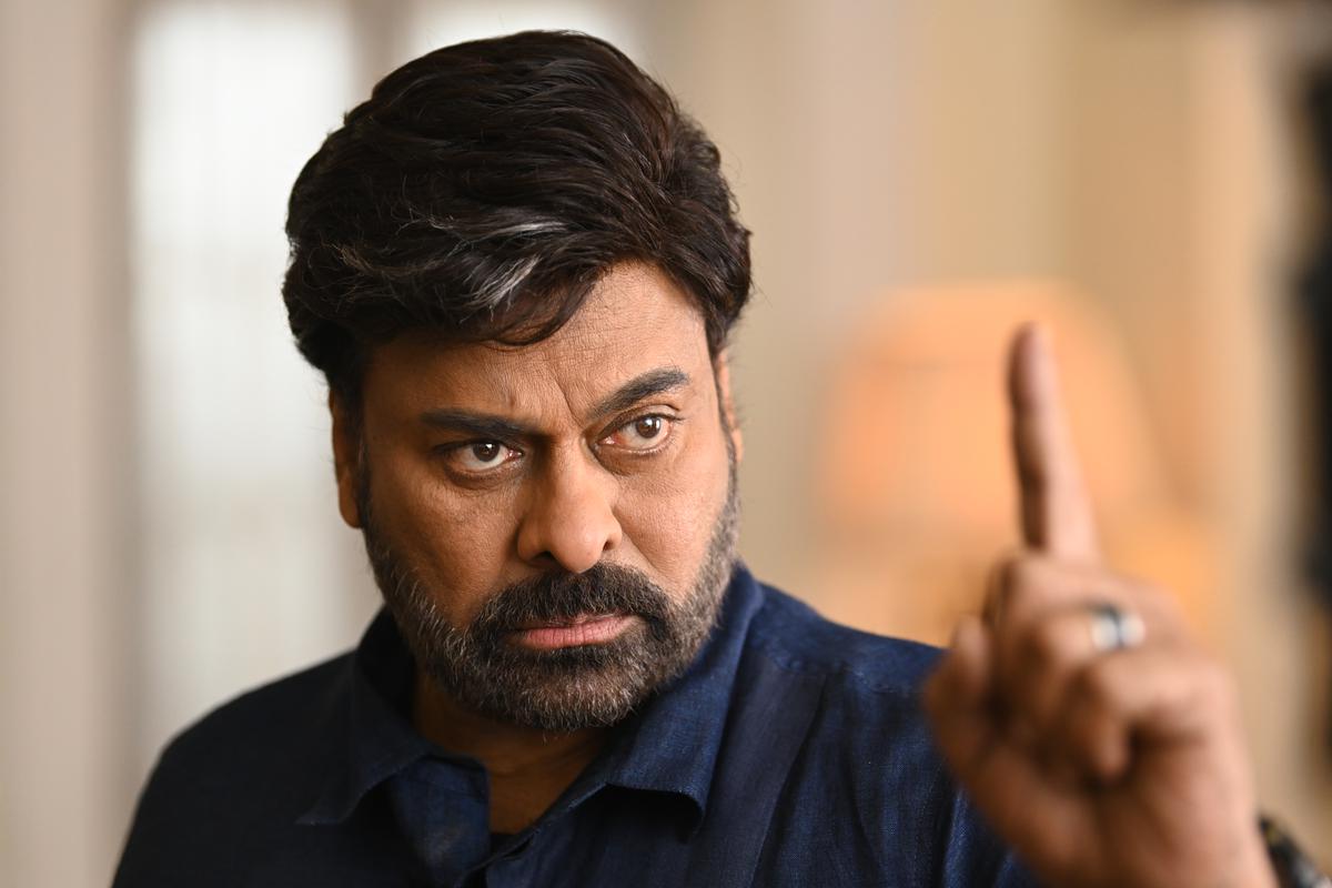 Chiranjeevi: చిరంజీవిని కోడిగుడ్ల‌తో కొట్టిన జగిత్యాల జ‌నాలు