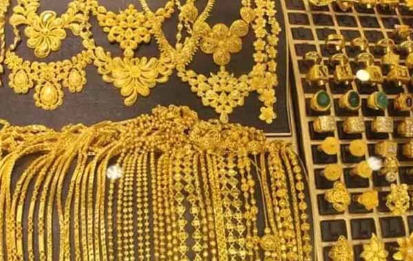 Gold Rates: బంగారం ప్రియులకు గుడ్‌న్యూస్.. తగ్గిన ధరలు..