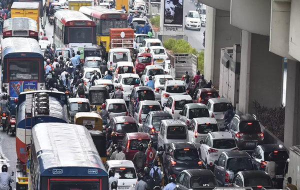 Hyderabad : హైదరాబాద్ లో 10 రోజులు ట్రాఫిక్ కష్టాలు.. ఎందుకంటే?