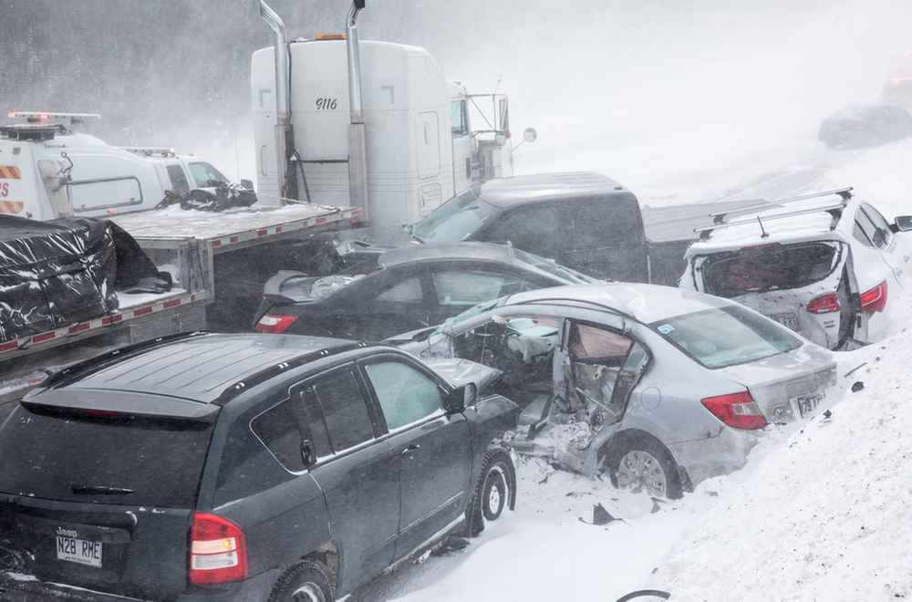 Snow Accidents : మంచు వల్ల జరుగుతున్న ప్రమాదాలకు చెక్..!