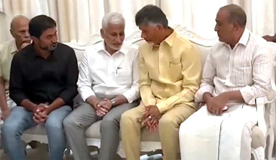 YSRCP: వైసీపీలో విజయసాయి ఫ్యూచరేంటి?.. చంద్రబాబు ఎఫెక్ట్!?