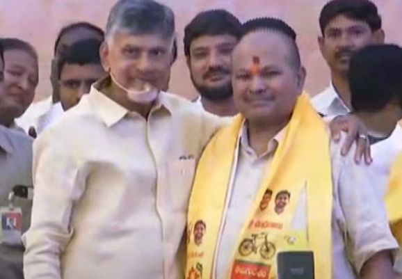 Kanna Lakshminarayana: పసుపు కండువా కప్పుకున్న కన్నా లక్ష్మీనారాయణ