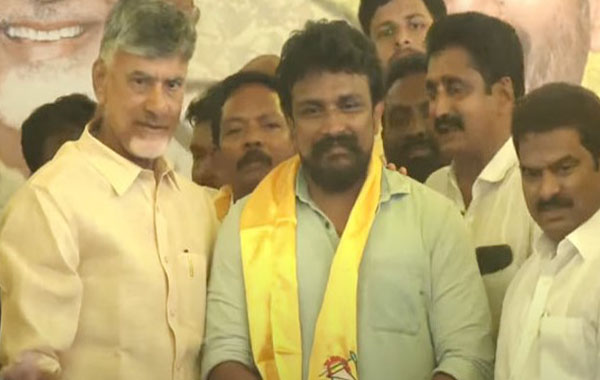 Mahasena Rajesh : సైకిల్ ఎక్కిన మహాసేన రాజేష్.. జగన్ దళిత ద్రోహి అని విమర్శ..