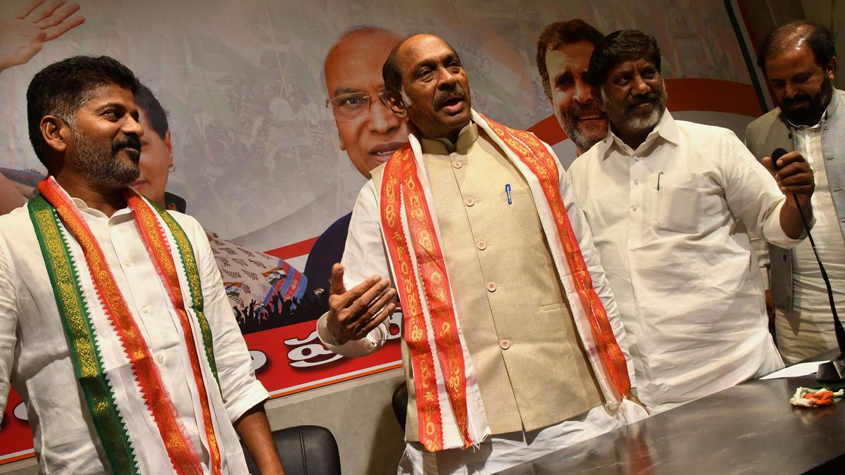 Congress: థాక్రే ముందే తిరకాసు.. రేవంత్ రెడ్డి యాత్రపై కొర్రీలు.. అయినా తగ్గేదేలే