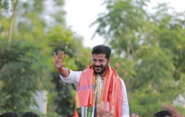 Revanth Reddy: రేవంత్ రెడ్డి హాత్ సే హాత్ జోడో యాత్ర ప్రారంభం