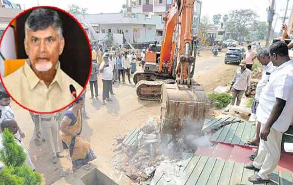 Chandrababu : కక్షతోనే ఇప్పటంలో కూల్చివేతలు.. జగన్ సర్కార్ పై చంద్రబాబు ఫైర్..