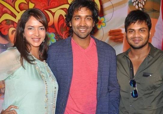 Manchu Lakshmi: ఈ విషయాన్ని రచ్చ చేయొద్దు ప్లీజ్.. విష్ణు, మనోజ్‌ల గొడవపై లక్ష్మీ రియాక్షన్ ఇదే..