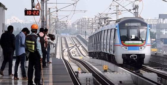 Hyderabad: మెట్రో దోపిడి షురూ.. ప్రయాణికులకు చుక్కలే..