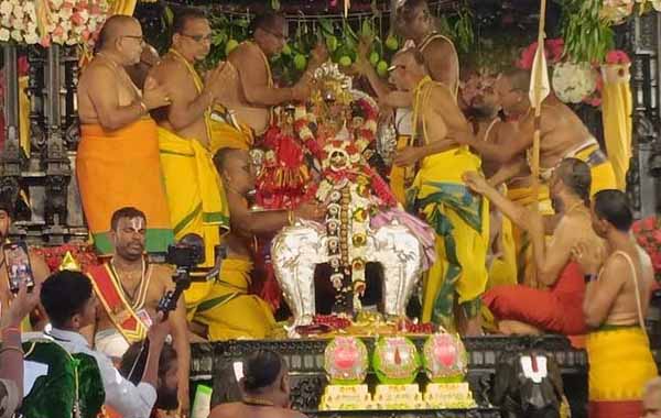 Srirama Navami : భద్రాద్రిలో శ్రీరామనవమి వేడుకలు..  వైభవంగా రాములోరి కల్యాణం..