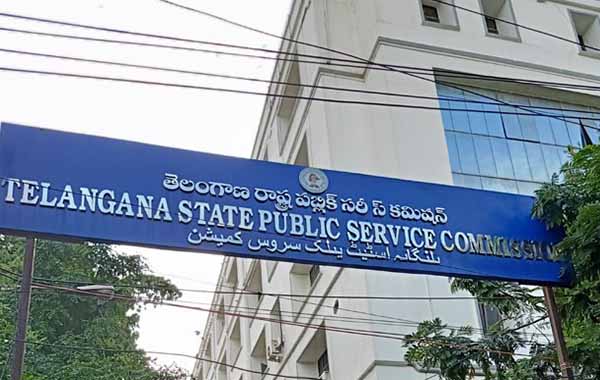 TSPSC : 5 కాదు 15 ప్రశ్నాపత్రాలు లీక్.. బోర్డు సభ్యుడి పీఏ అరెస్ట్..