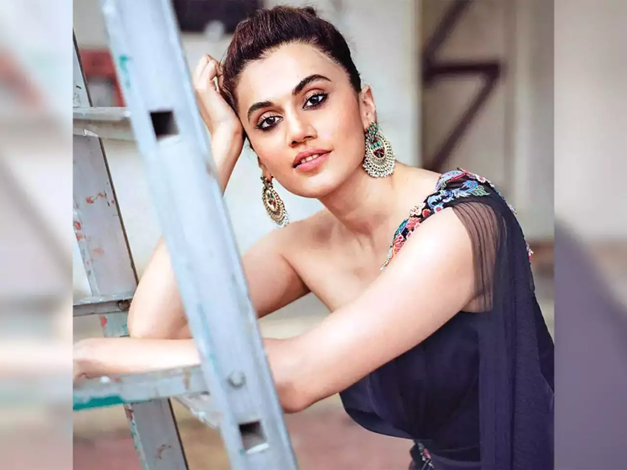 Tapsee Pannu:- వివాదంలో తాప్సీ.. కేసు న‌మోదు