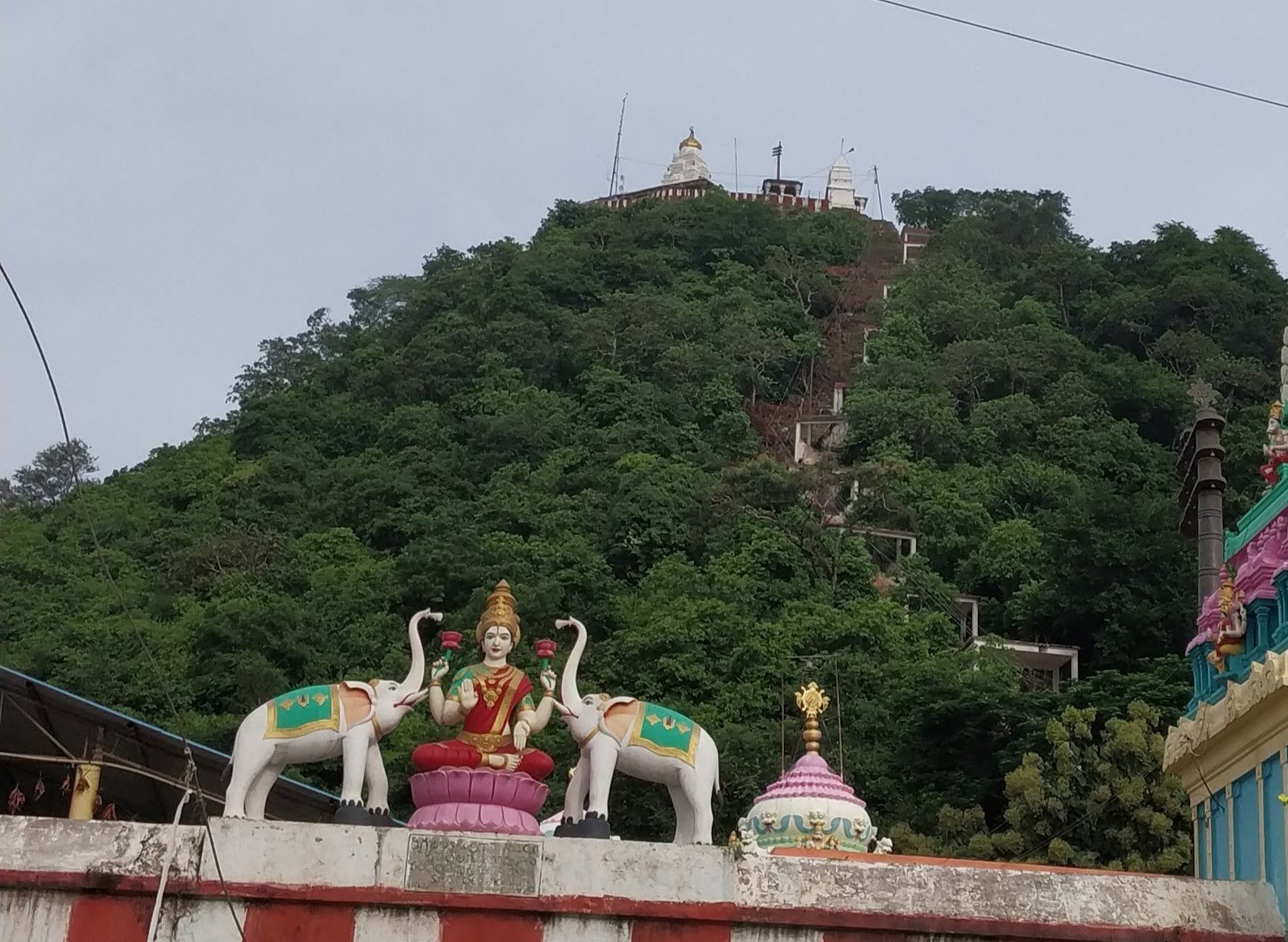 Lakshmi Narasimhaswamy:-కర్పూరం వెలుగులో మాత్రమే కనిపించే లక్ష్మీ నరసింహస్వామి..