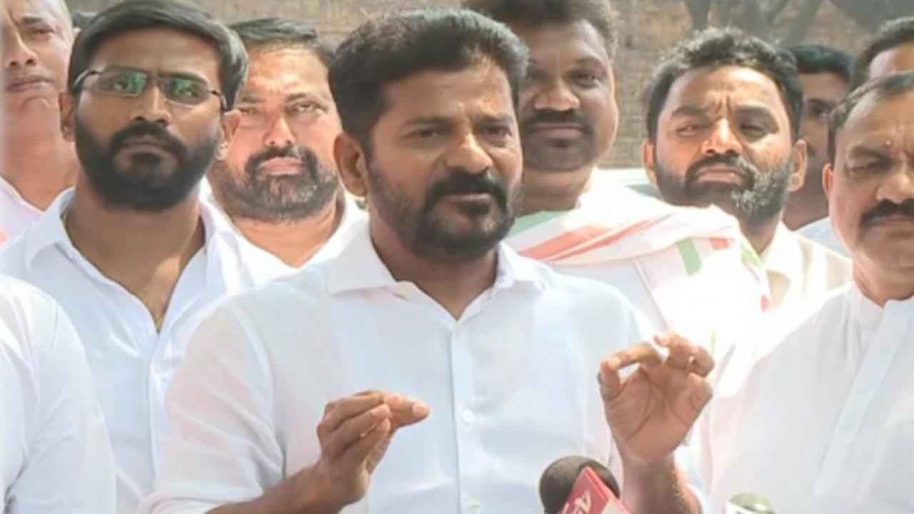 RevanthReddy: నిరుద్యోగుల కోసం కాంగ్రెస్ సైతం.. బీజేపీకి పోటాపోటీగా.. రేవంత్ దూకుడు