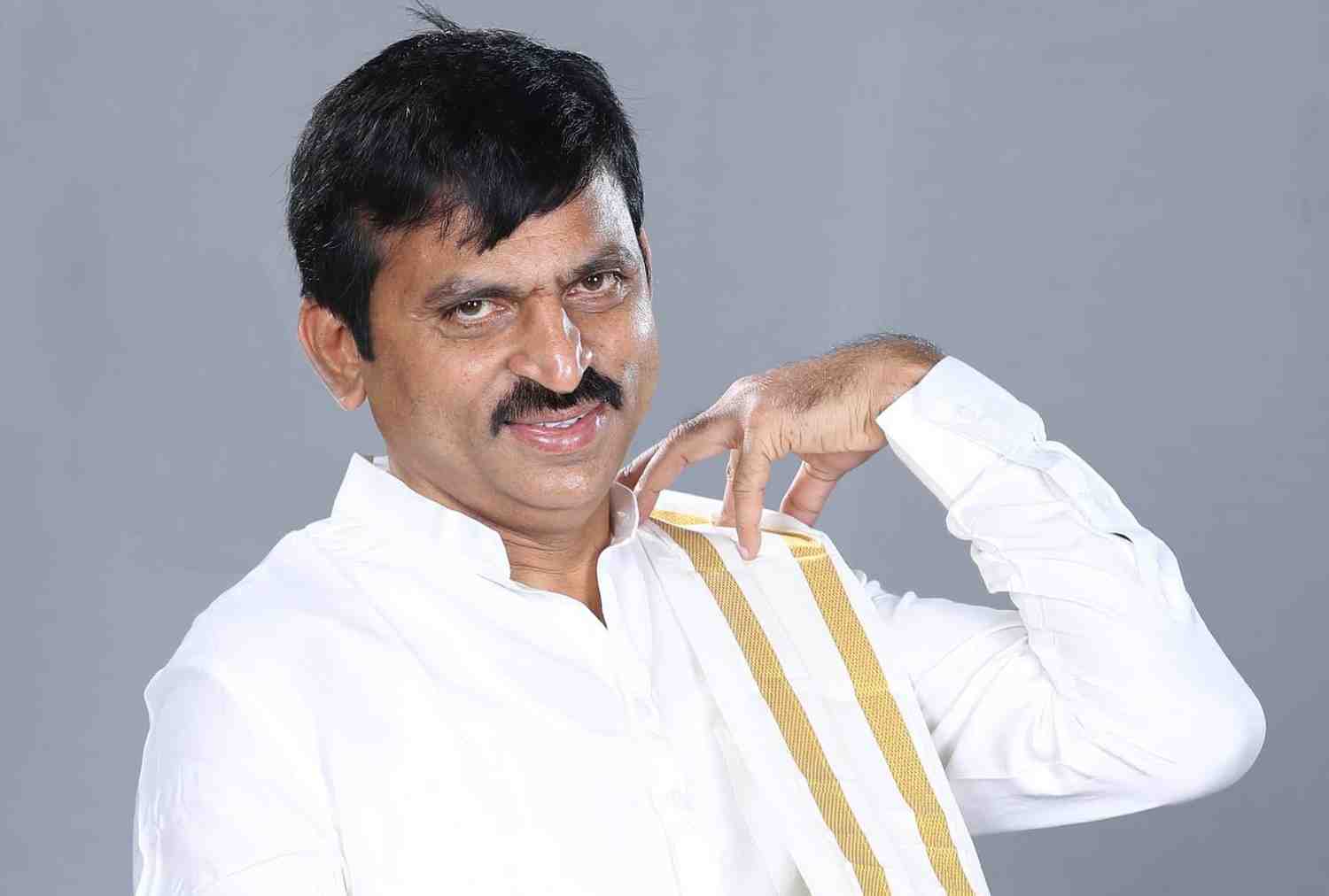 Ponguleti: పొంగులేటి ఫ్యూచరేంటి? చేతిలో చెయ్యేసి!.. చెవిలో పువ్వెట్టి!