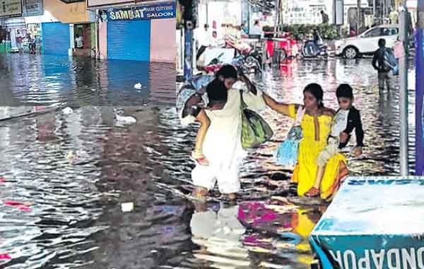 Rain : హైదరాబాద్‌ను ముంచెత్తిన వర్షం.. నగర వాసులకు ఇక్కట్లు..