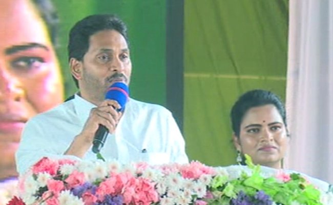 Jagan: ఎత్తులు, పొత్తులు, కుయుక్తులు.. తోడేళ్లంతా ఒక్కటవుతున్నారన్న జగన్..