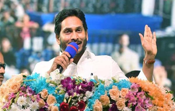 Jagan : జాబ్ హబ్ గా ఉత్తరాంధ్ర.. సెప్టెంబర్ నుంచి విశాఖలోనే కాపురం : జగన్