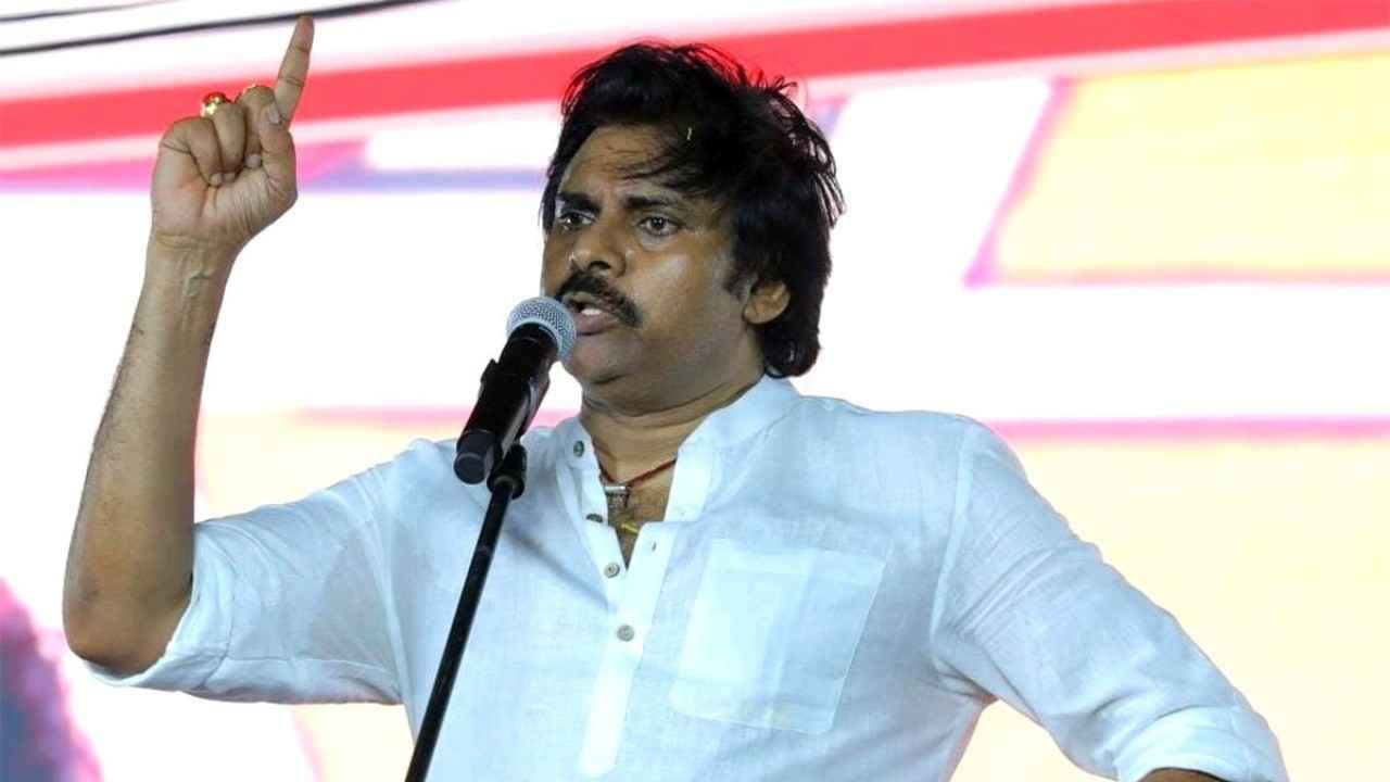 Pawan Kalyan: మరక మంచిదేగా!.. వారాహి వ్యూహం మార్చేసిన జనసేనాని!