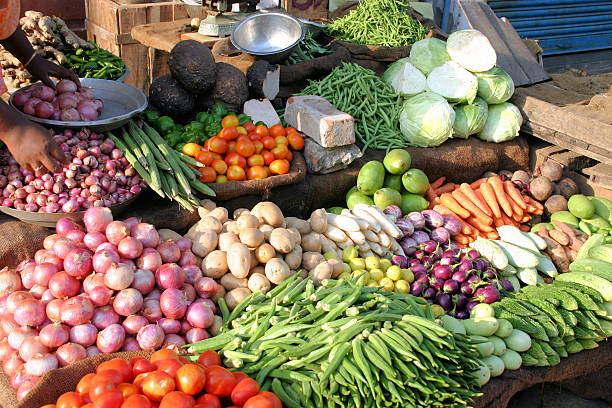 Vegetables: కొండెక్కిన కూరగాయల ధరలు.. కిలో @ రూ.100