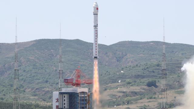 Satellites Launch in China: ఒకే రాకెట్‌లో 41 శాటిలైట్లు లాంచ్.. చైనా నేషనల్ రికార్డ్..