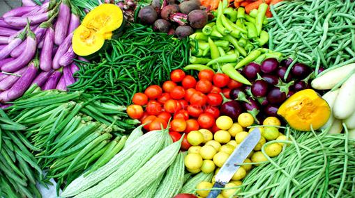 Vegetables Rate : వెజ్ వర్రీ.. ఏం కొనేటట్టు లేదు..