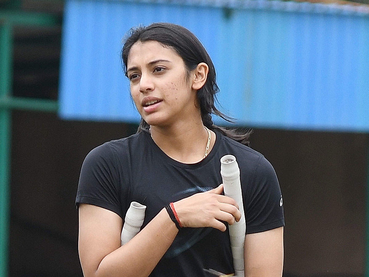 Smriti Mandhana: రైట్ హ్యాండ్ నుంచి లెఫ్ట్ హ్యాండర్‌గా మారిన స్మృతి మంధాన.. ఎవరికోసమో తెలుసా?