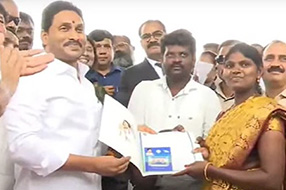 Jagan :  చిత్తూరు డెయిరీ పునరుద్ధరణకు సీఎం భూమిపూజ.. బాబు వెన్నుపోటు వీరుడు.. పవన్‌ ప్యాకేజీ శూరుడు: జగన్