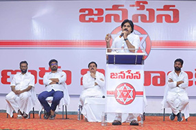 Pawan Kalyan : వైసీపీకి ప్రైవేట్ సైన్యం.. వాలంటీర్ల వ్యవస్థపై పవన్ మళ్లీ విమర్శలు..